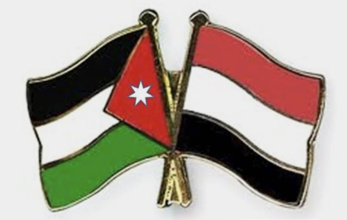 بيان بشأن انتحال صفة رئيس الهيئة اليمنية للأدوية 

تابعت السفارة اليمنية موضوع قيام المدعو علي محمد عباس الذي ينتمي لمليشيا التمرد والانقلاب الحوثي الارهابية بانتحال صفة رئيس الهيئة اليمنية للأدوية. 

وتم التواصل مع المختصين في السلطات الأردنية المعنية التي أصدرت توجيهاتها بإلغاء