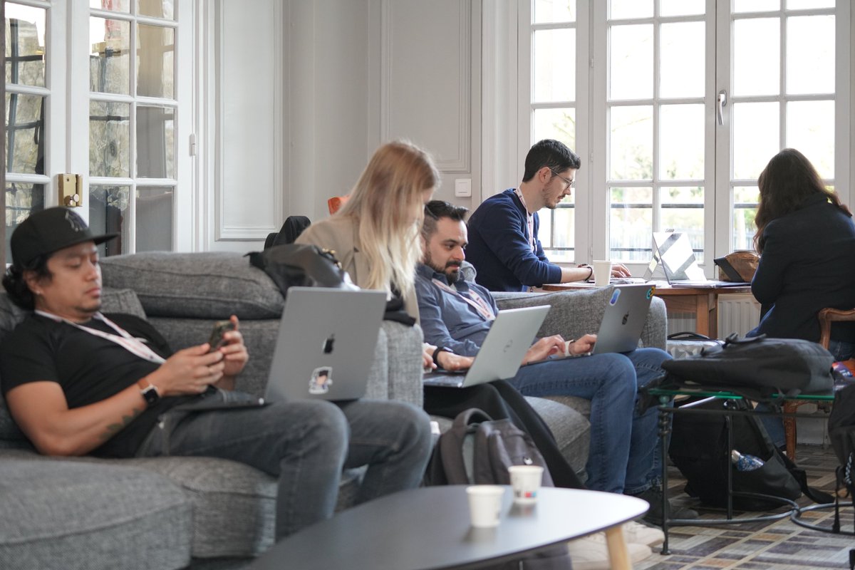 React Paris Conf' -by- BeJS tweet media