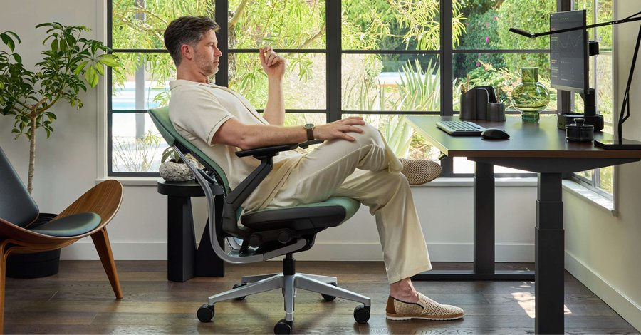 An ergonomic chair is the new recliner. Experience full recline range, 8+ hours of sitting comfort, fully adjustable arms and optional adjustable headrests. Get ready for the next big game.   

Explore seating: bit.ly/4hJIvPO