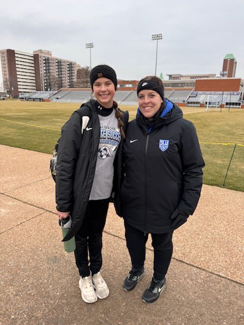 audreyconnealy4's tweet image. I had the BEST day at SLU! A championship program with amazing coaches! Thank you for a great day @SLUWSoccer
@kshields12 @Coach_MegLink @GEA_09_ECNL @GEA_ECNL