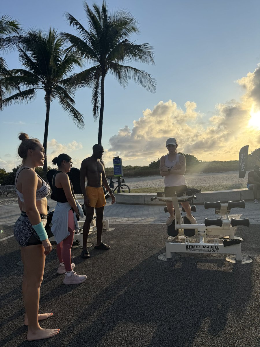 Por primera vez <a href="/SoyCorredora/">Soy Corredora</a> hizo un Running Camp en Miami. Fue un éxito, además de entrenar, unimos el arte con el running. Nos vemos el próximo año #soycorredora