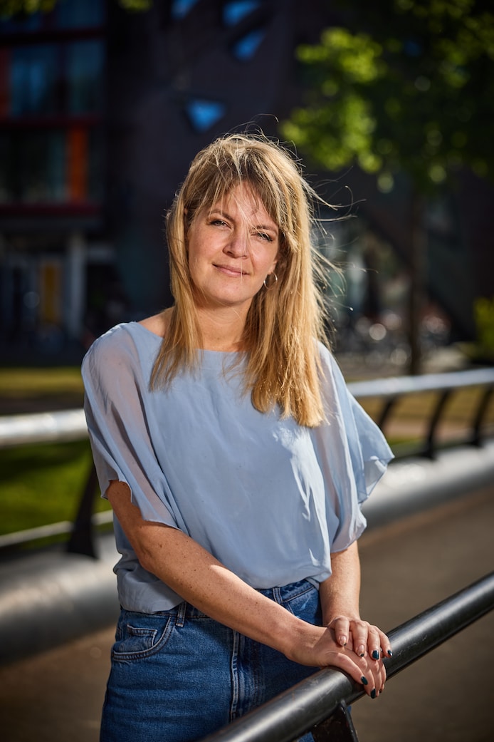 De #ggz in #Nederland is kapot
----
Henk, 59 jaar
(Bron: Michelle van Tongerloo, straatarts, huisarts)
----
Gisteren had ik een spreekuur vol verslaafde mensen. Voordat ik een plan bedenk met mijn patiënt bel ik eerst de oude behandelaren, om te weten wat is geprobeerd en wat nog