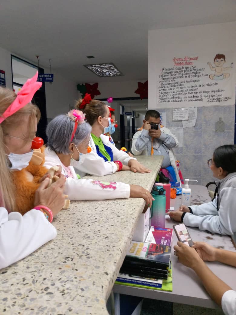 El sábado 08/12 el voluntariado <a href="/DoctorYasoSC/">Doctor Yaso San Cristóbal</a> visitó los pacientes del Hospital Central de San Cristóbal, compartiendo alegría y bienestar a través de la magia de los voluntarios payasos humanitarios.

<a href="/notiucat/">Universidad Católica del Táchira</a> <a href="/ucatips/">UCATips</a>