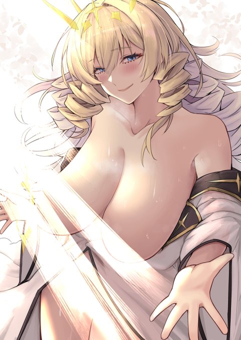 ネイキッドなクラウンお嬢様、まぶしっ 