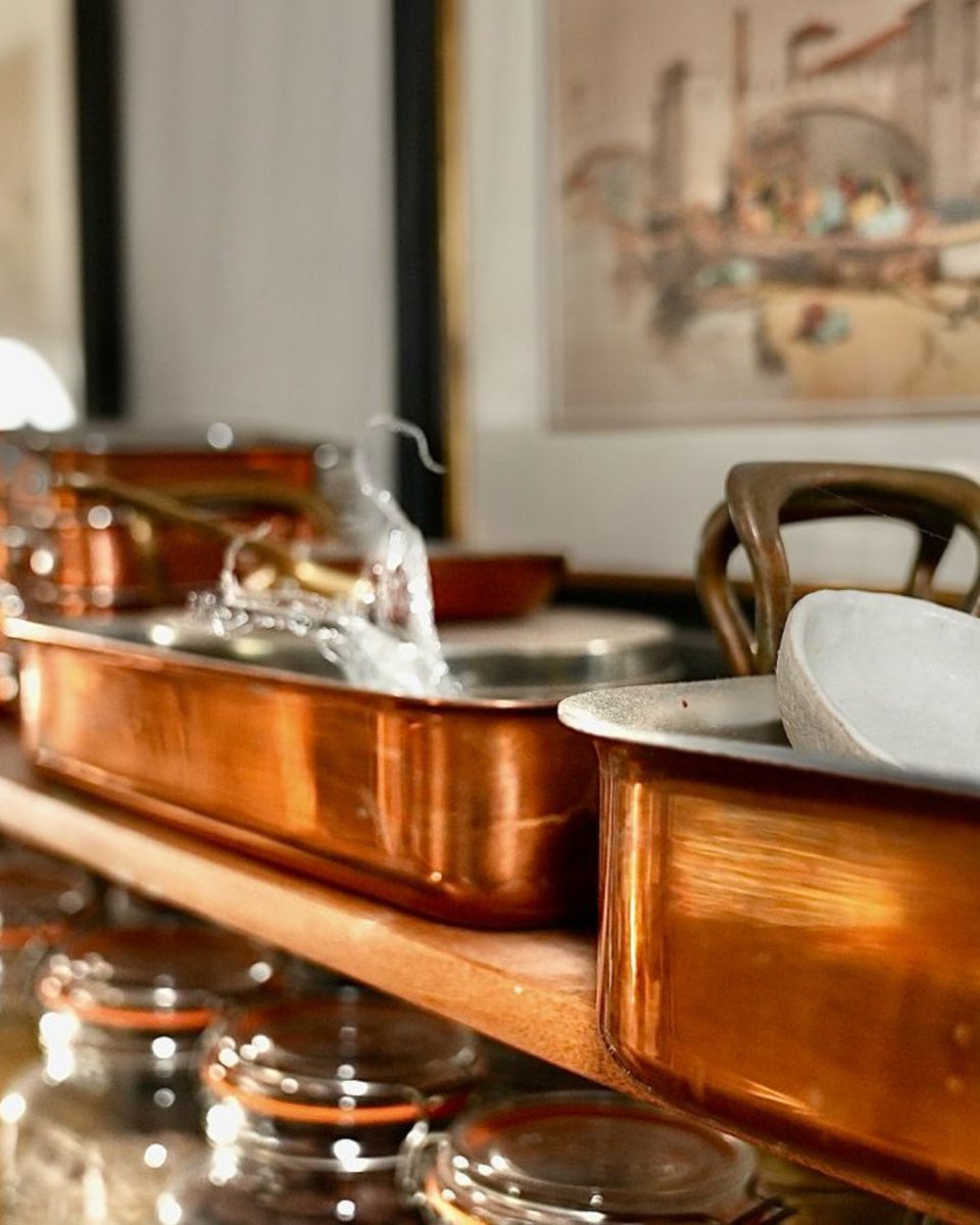 RosemaryShrager's tweet photo. Kitchen details.
My happy place ๐๐
#Kitchen #KitchenInspiration #ChefsKitchen #kitchenorganisation https://t.co/s576HEuHsm