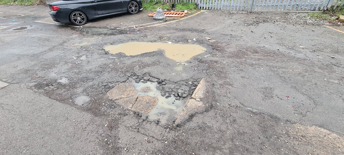 RohitS249's tweet photo. @BarryGardiner can you get my road fixed. Absolutely worse than roman roads. Station Grove HA0 @BrentCouncil #fixmyroad https://t.co/shNdBNiWfq