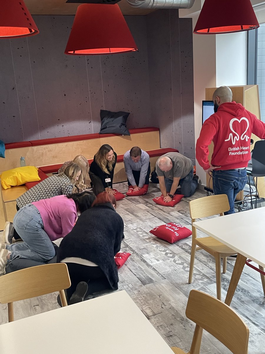 BHFCymru's tweet photo. 💕This #HeartMonth we are encouraging everyone to learn and freshen up their CPR skills with RevivR. 

A massive thanks to our friends at @devbankwales @bancdatcymru who took part in developing their lifesaving skills last week. 

Diolch o galon i chi gyd 💕 https://t.co/A9OQ3RXS3z