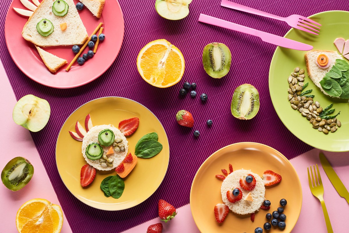 tlctriangle's tweet image. Playing with food? 
YES! 🍎
Because learning is tastier this way. 

.
.
.
#EdibleArt #trianglelearningcenter #playschool #kids #learning #preschool #kindergarten
