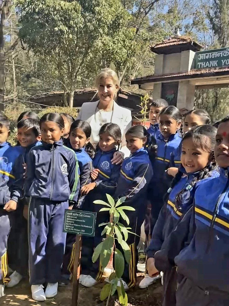 UK in Nepal 🇬🇧🇳🇵 (@ukinnepal) on Twitter photo Godawari Botanical Garden represents the beauty of Nepal’s plant life as well as a historic partnership with the <a href="/TheBotanics/">Royal Botanic Garden Edinburgh</a>
The Duke & Duchess planted a tree alongside those planted by Her late Majesty & Prince Philip. A living reminder of the special friendship betn 🇬🇧 &🇳🇵
🍀 Godawari Botanical Garden represents the beauty of Nepal’s plant life as well as a historic partnership with the <a href="/TheBotanics/">Royal Botanic Garden Edinburgh</a>
The Duke & Duchess planted a tree alongside those planted by Her late Majesty & Prince Philip. A living reminder of the special friendship betn 🇬🇧 &🇳🇵
🍀