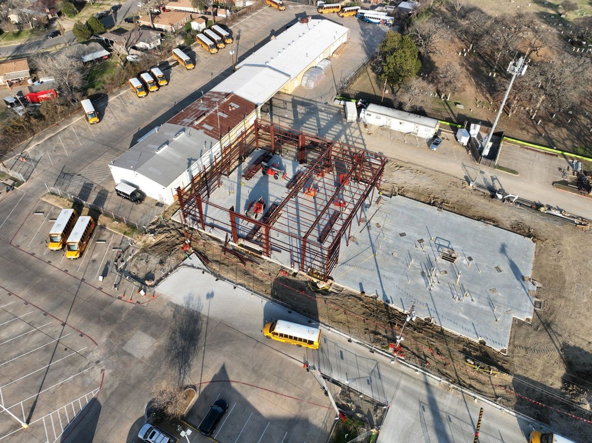 Check out the three-week progress at the <a href="/IrvingISD/">Irving ISD</a> Student Transportation and Logistics Center in collaboration with <a href="/PBKArchitects/">PBK</a>! 🙌 #BuildingDFW