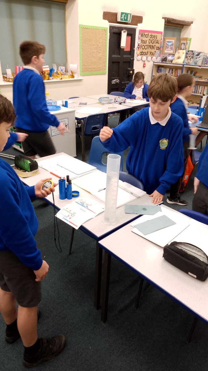 IVSchool's tweet image. Evenlode have been testing water resistance and the effects of surface area and shape on it.