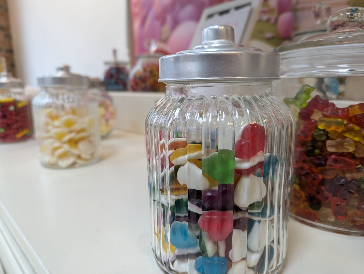 stcuthbertswalk's tweet photo. So, if there's something you love that isn't available just yet, be sure to speak up!
We're always pleased to welcome new businesses to the shopping centre, and hope Sweet Escape will give #ChesterleStreet shoppers even more reasons to visit us 🍬
#clsisopen #sweetshop #sweets https://t.co/T0bHxIAcUa