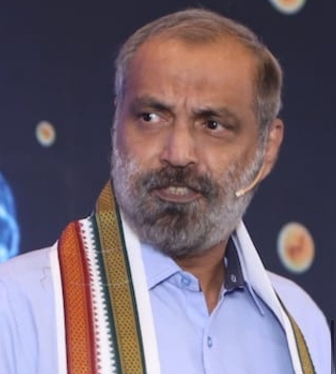 Shaurya Mishra (@shauryabjym) on Twitter photo рдЖрдЬ рд╕реЗ рдХреЛрдИ 6-7 рд╡рд░реНрд╖ рдкреБрд░рд╛рдиреА рдмрд╛рдд рд╣реИ,
2016 рдХреА!*
*рд░реЗрд▓рд╡реЗ рдХреЗ рдПрдХ рдмрдбрд╝реЗ рдЕрдзрд┐рдХрд╛рд░реА рдереЗ, рдмрд╣реБрдд рдмрдбрд╝реЗ рд╡рд╛рд▓реЗ - рд╡реНрдпрд╡рд╕рд╛рдп рд╕реЗ рдЗрдВрдЬреАрдирд┐рдпрд░ рдереЗ! рдЙрдирдХреА рдирд┐рд╡реГрддрд┐ (рд░рд┐рдЯрд╛рдпрд░рдореЗрдВрдЯ) рдореЗрдВ рдХреЗрд╡рд▓ рджреЛ рд╡рд░реНрд╖ рдмрдЪреЗ рдереЗ!*
*рдЖрдорддреМрд░ рдкрд░ рдирд┐рд╡реГрддрд┐ рдХреЗ рдирдЬрд╝рджреАрдХ, рдЬрдм рдЕрдВрддрд┐рдо рдкреЛрд╕реНрдЯрд┐рдВрдЧ рдХрд╛ рд╕рдордп рдЖрддрд╛ рд╣реИ, рддреЛ рдХрд░реНрдордЪрд╛рд░реА рд╕реЗ рдЙрд╕рдХреА рдкрд╕рдВрдж рдкреВрдЫ рд▓реА рдЬрд╛рддреА рд╣реИ!*
*рдкрд╕рдВрдж рдХреА рдЖрдЬ рд╕реЗ рдХреЛрдИ 6-7 рд╡рд░реНрд╖ рдкреБрд░рд╛рдиреА рдмрд╛рдд рд╣реИ,
2016 рдХреА!*
*рд░реЗрд▓рд╡реЗ рдХреЗ рдПрдХ рдмрдбрд╝реЗ рдЕрдзрд┐рдХрд╛рд░реА рдереЗ, рдмрд╣реБрдд рдмрдбрд╝реЗ рд╡рд╛рд▓реЗ - рд╡реНрдпрд╡рд╕рд╛рдп рд╕реЗ рдЗрдВрдЬреАрдирд┐рдпрд░ рдереЗ! рдЙрдирдХреА рдирд┐рд╡реГрддрд┐ (рд░рд┐рдЯрд╛рдпрд░рдореЗрдВрдЯ) рдореЗрдВ рдХреЗрд╡рд▓ рджреЛ рд╡рд░реНрд╖ рдмрдЪреЗ рдереЗ!*
*рдЖрдорддреМрд░ рдкрд░ рдирд┐рд╡реГрддрд┐ рдХреЗ рдирдЬрд╝рджреАрдХ, рдЬрдм рдЕрдВрддрд┐рдо рдкреЛрд╕реНрдЯрд┐рдВрдЧ рдХрд╛ рд╕рдордп рдЖрддрд╛ рд╣реИ, рддреЛ рдХрд░реНрдордЪрд╛рд░реА рд╕реЗ рдЙрд╕рдХреА рдкрд╕рдВрдж рдкреВрдЫ рд▓реА рдЬрд╛рддреА рд╣реИ!*
*рдкрд╕рдВрдж рдХреА