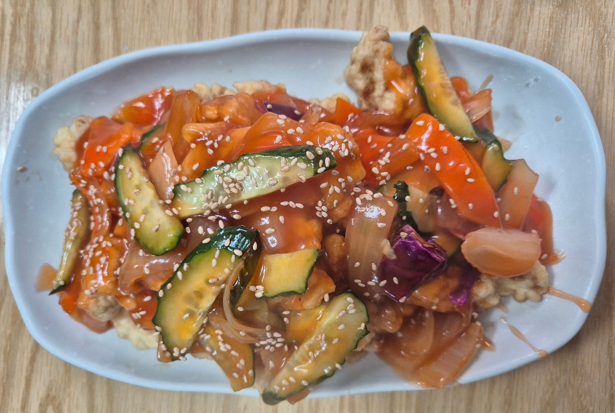 ahryung1127's tweet image. 저는 #탕수육 #찍먹 을 좋아하는데
이 탕수육은 소스가 이미 묻혀져서 나오더라구요~~그래도 맛있었습니다~~^^