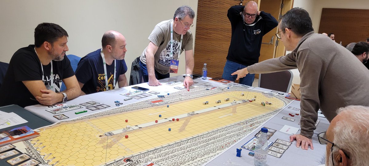 Merecida victoria en ese Circus Minimus 😉. Me quedo con la crítica positiva que me transmitiste tras la partida. Si esta versión elimina aspectos del Circus Maximus que permiten aligerar el juego y centrarse en la diversión, bienvenida sea. #BellotaCon25