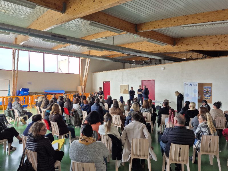 #recrutement 
Avec <a href="/FTravail_OCC/">France Travail Occitanie</a>  #Narbonne Ouverture du <a href="/CarrefourFrance/">Carrefour</a> à  #sigean
information + #mrs = recrutement 
merci à la mairie