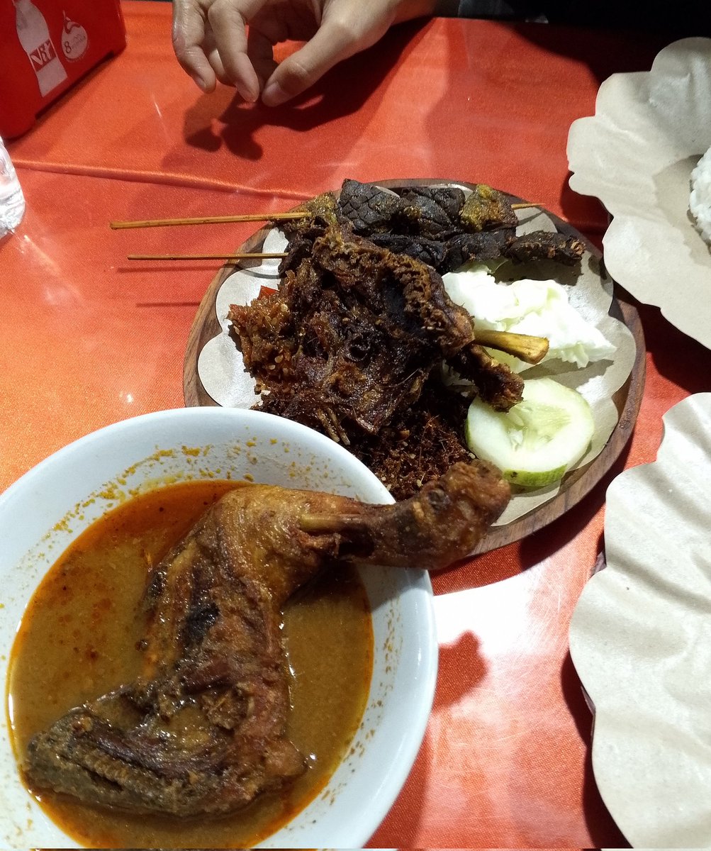 dannyym__'s tweet photo. Ujan² cari kare :3 https://t.co/KPCqGKXbfG