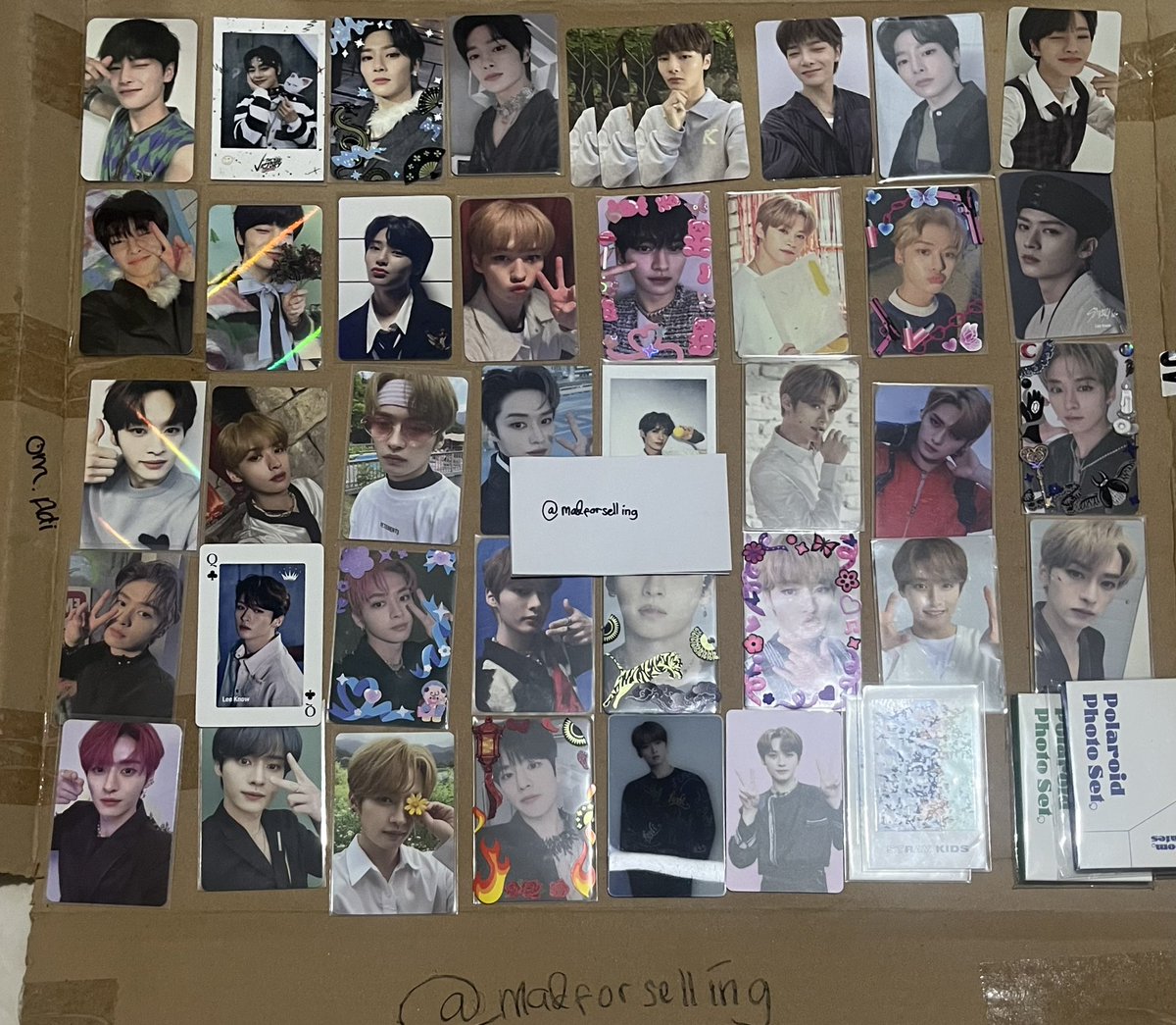Hi guys its been a while, i want to sell all of my Leeknow and IN poca since i’ve been busy with my job. Can someone hosting a go and send their pricing to me? Or can u guys tell me the price in $ or idr🙏🏻

t. Wts skz straykids ino subk japan lucky draw hi stay