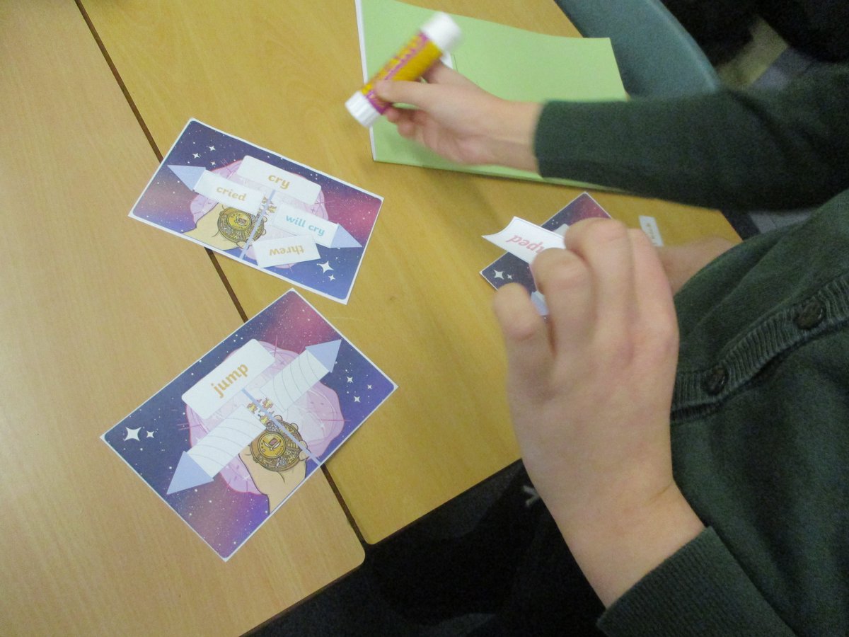 Set 2 have been playing a game to sort past tense and future tense verbs into the correct places.  We then wrote them into sentences thinking about what fronted adverbial would match. <a href="/OwlerBrookC13/">Owler Brook Y6</a> <a href="/OwlerBrookC12/">Owler Brook Y6</a> #OwlerBrookLiteracy