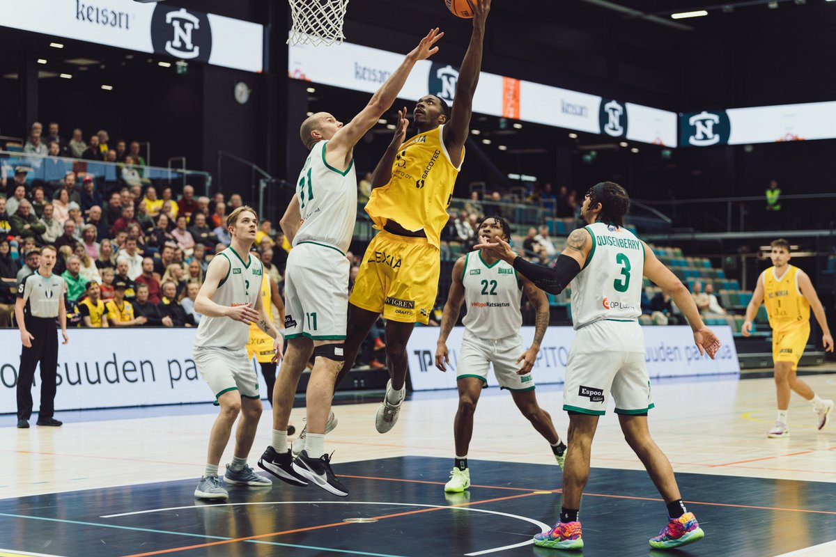 BCNokia's tweet photo. Muistatko tämän jännitysnäytelmän? 🔥
Näädät kohtasi Tapiolan Hongan Nokialla 5.11., ja keltapaidat veivät voiton jatkoajalla 88-82. Seuraava kohtaaminen on jo keskiviikkona 12.2.
Olitko SINÄ silloin katsomossa? 🤔👀
#bcnokia #yellowrush💛 #korisliiga https://t.co/HQOwUn3OpO