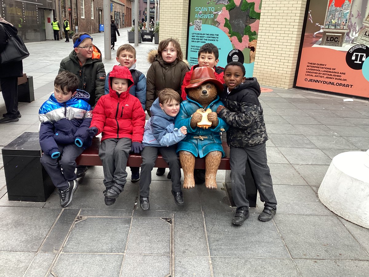 mattarnclass72's tweet photo. We had a fabulous day exploring the different sculptures around our amazing city which links to our Art unit of work. @mattarnprimary https://t.co/OJroRavqde