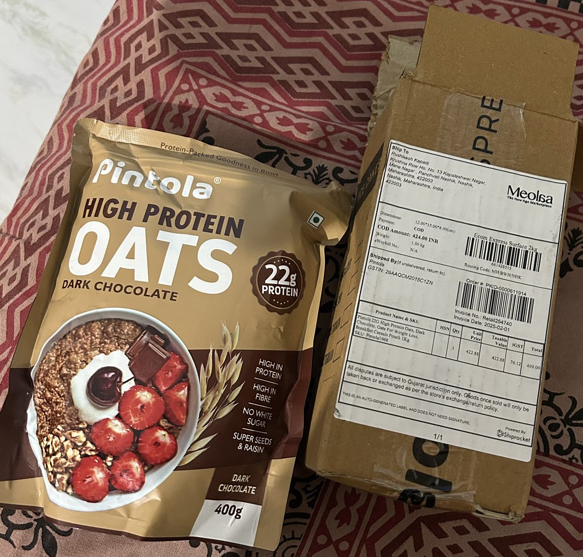 Rushi0223's tweet photo. @ishitasawantt I ordered 1kg Pintola High Protein Oats (Order ID: 661428515) from Meolaa but received only 400g after waiting 10 days! This is unacceptable. I want a replacement in 2 days, or I’ll file a complaint. Stop scamming customers! #WrongDelivery #BadService https://t.co/2fwfsAalmd