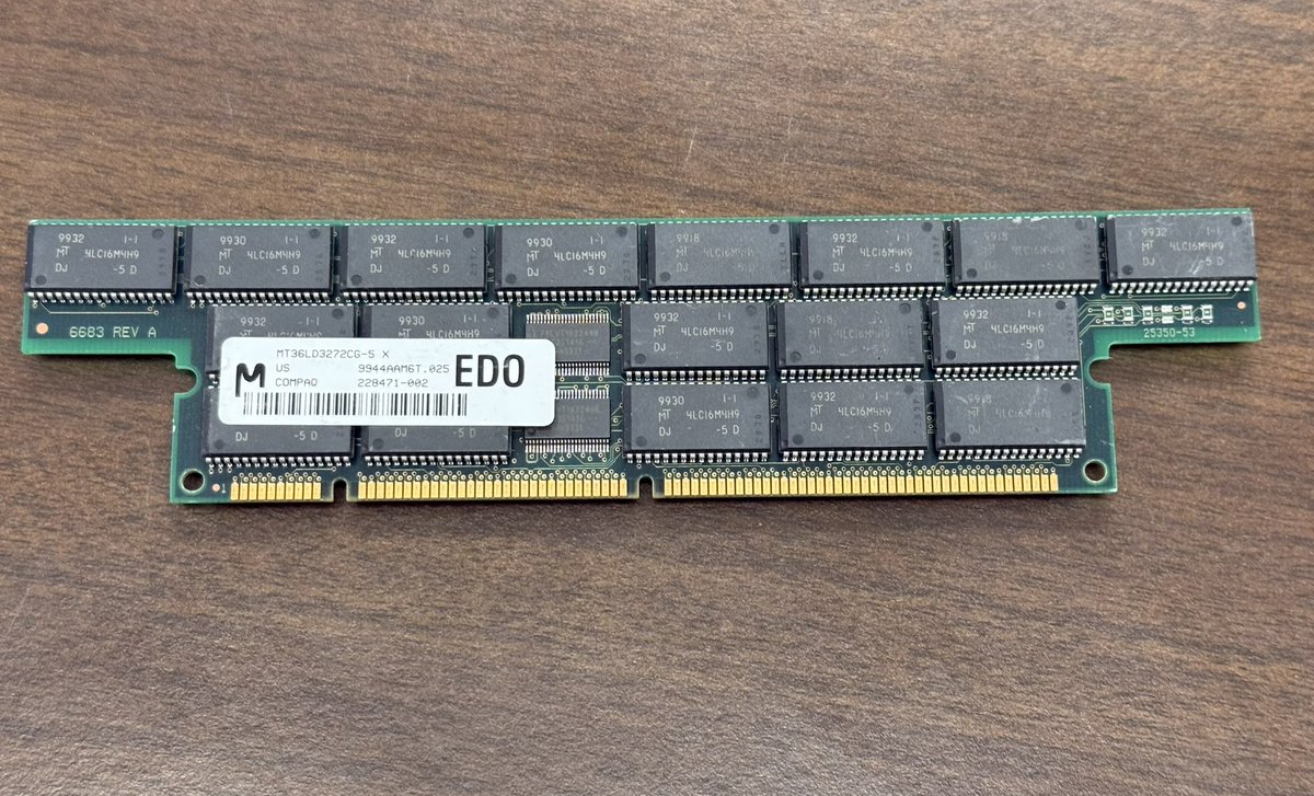 refurb_escrap's tweet photo. EDO Ram - in the T form factor?!? https://t.co/esCpYPqZsP