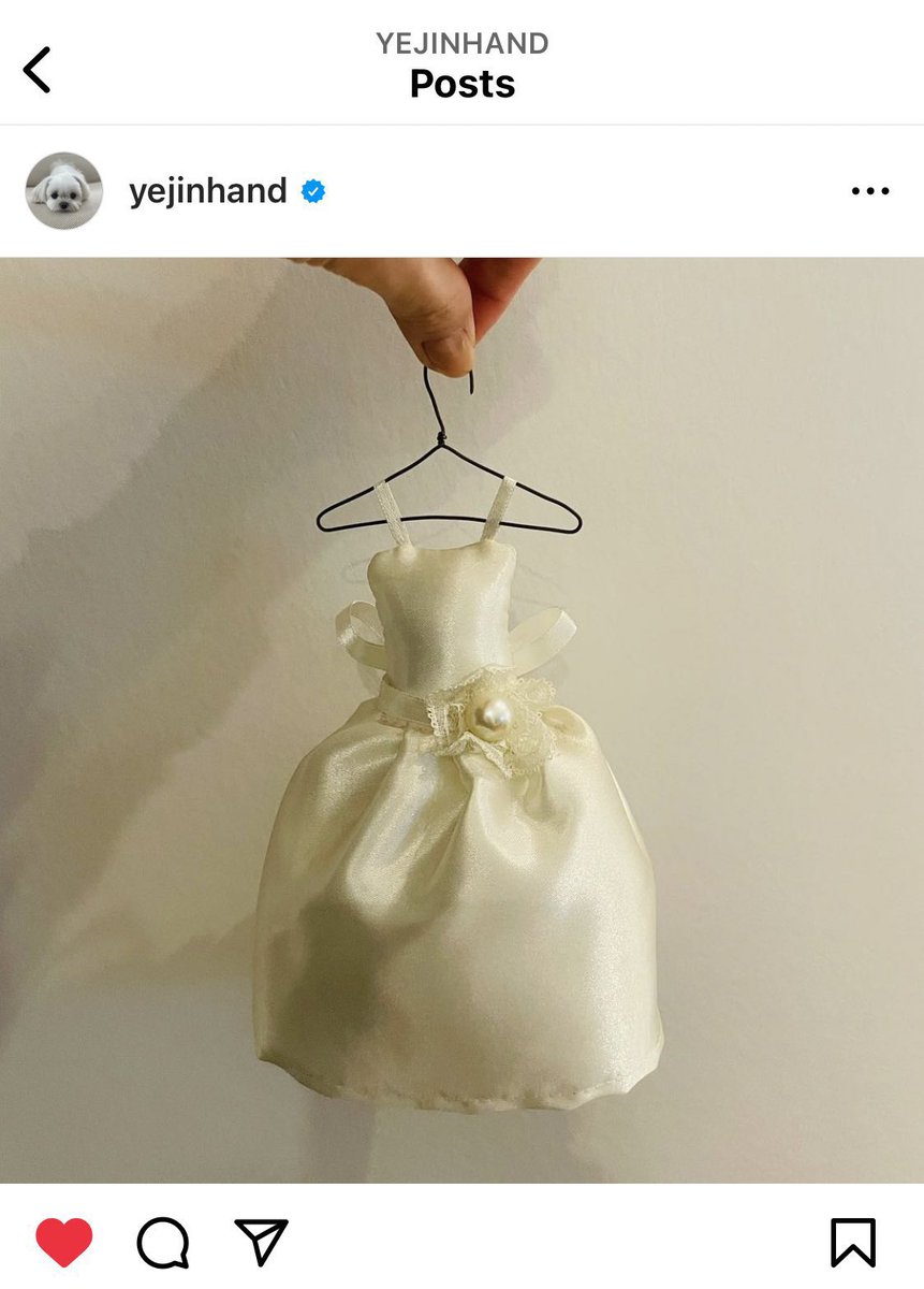 iselweiss's tweet photo. happy 3yrs anniversary to the wedding announcement of the century 🌷💕 https://t.co/LLnfhw3OKK