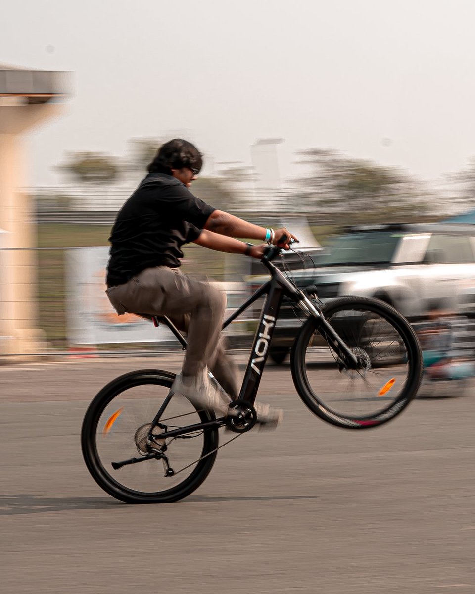aokimobility's tweet photo. AOKI was FLEX-ing hard at Race Wars India SEASON 1 2025 🏁

HERE ARE SOME GLIMPSE TO IT ⚡

@driftwarsindia @bndmotorsports 

#bndmotorsport #racewars #driftwars #buddhinternationalcircuit #aokimobility #trackday #flexinghard #flexct #rideaoki #bicycle #flexonem https://t.co/PZMr5sBGp0