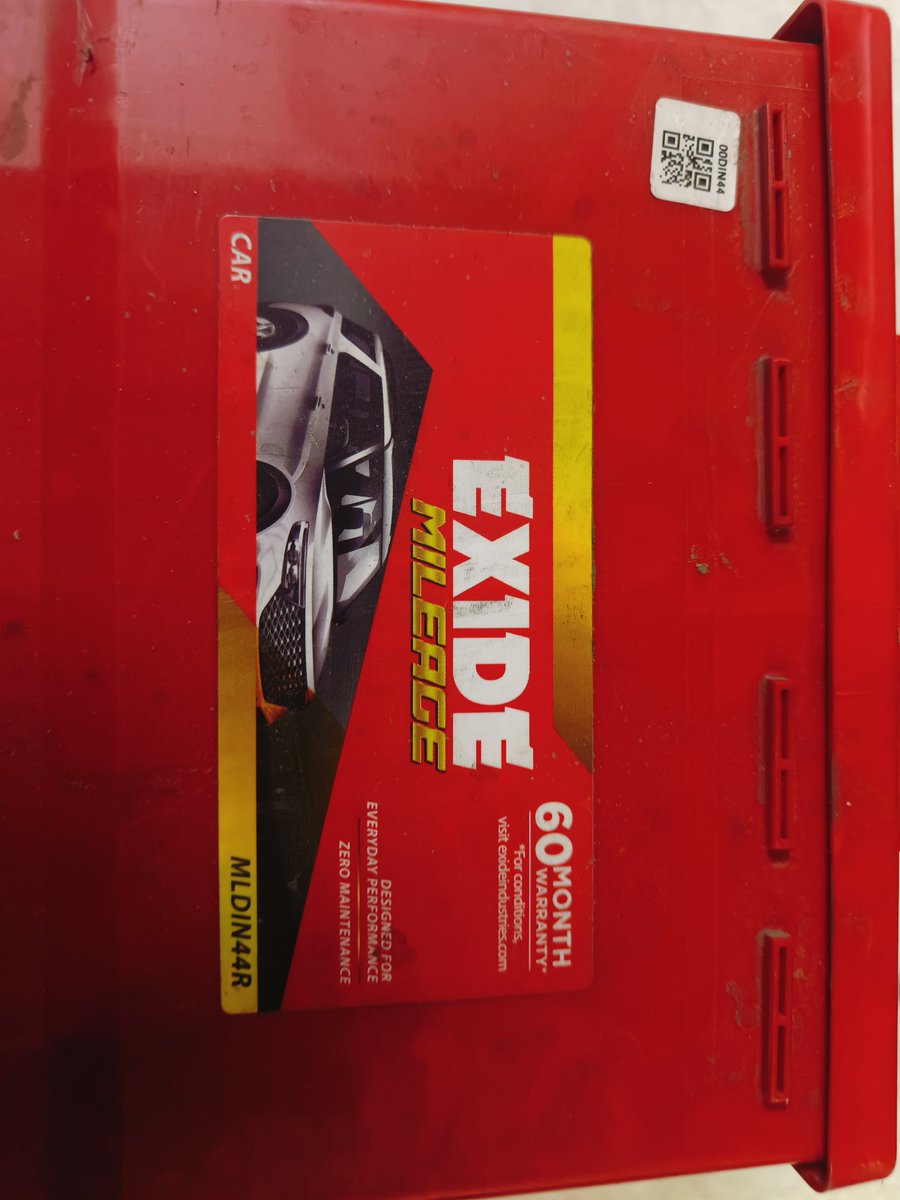 DeepakK11339666's tweet photo. @ExideCare 
 Complaint ID: 00257193
Your engineer has visited my place and he said the warranty has expired. But in the battery it's mentioned 5 year warranty.
Battery picture are attached for your reference. https://t.co/pS6FxXogXt