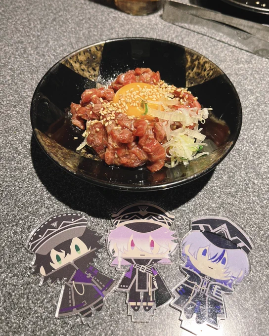 生肉とケーキにおさんぽちゃんを紹介してあげた。 