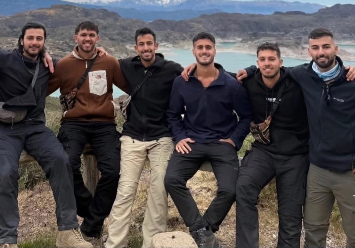 DOGDEGA's tweet image. 🇮🇱🇦🇷 A los soldados israelíes camuflados de "turistas" en la Patagonia se les dio la orden de empezar los fuegos.
Plan ejecutado por la Mossad con el visto bueno de Eduarso Elsztain (quién se adueñará de esas tierras) y los elementos sionistas del gobierno de Milei.🤔