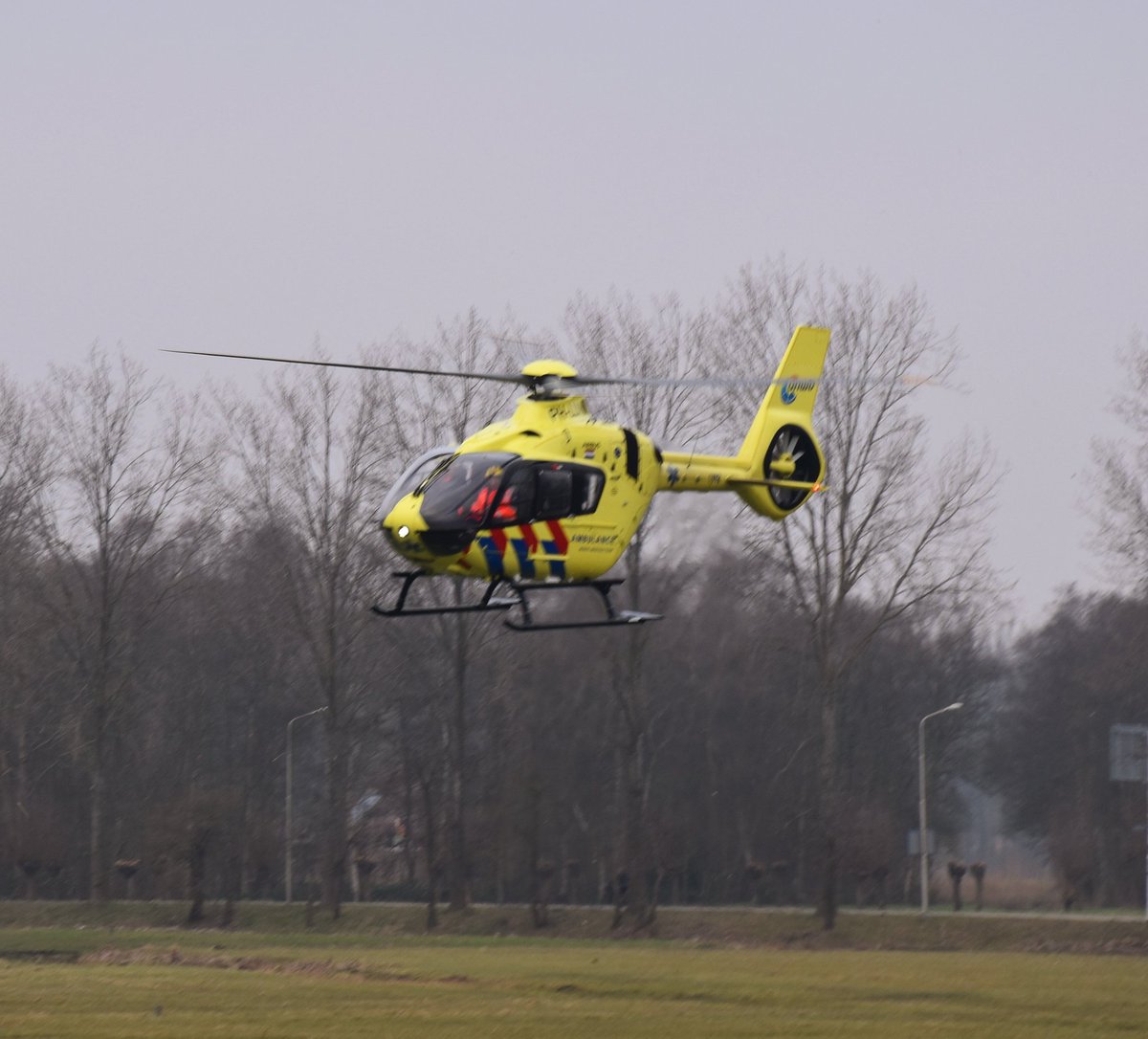 lifeliner1's tweet photo. #Traumahelikopter #Lifeliner1 in #Amstelveen https://t.co/DMJFNpXuTW