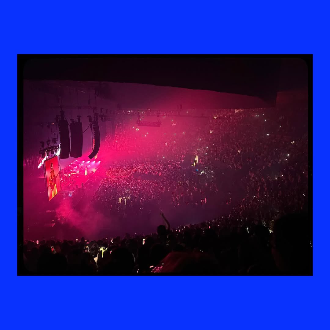 gracieabrams's tweet image. 💘2 nights in Madrid💘 we couldn’t have asked for a sweeter way to start this tour. Thank you for welcoming us back, thank you for being SO loud, thank you for knowing every word. I felt right at home with you 🛏️ And thank you to our whole entire crew for building out the stage…