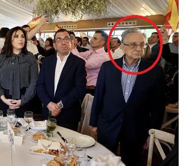 FonsiLoaiza's tweet image. Ayer, el oligarca Tomás Fuertes de 'El Pozo' acudió al acto del ultraderechista Santi Abascal de VOX en Murcia. Es una de las 25 mayores fortunas de España con un patrimonio de 2.000M€ y ha sido el mayor perceptor de "paguitas" de la UE en Murcia.