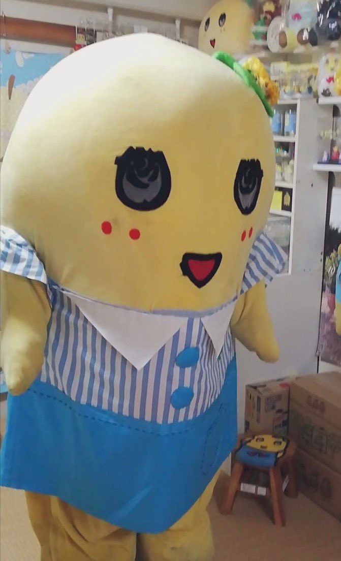 funassyi's tweet photo. みんなー今日も一日お疲れ様なっしー♪
ヾ(。゜▽゜)ノお邪魔しますなっしー♪
ケーキとお茶を所望するなっしー♪
お構いなくなっしー♪

明日も平穏無事であります様に梨汁ブシャー:＊
もやけーき https://t.co/8cR2KBxwDE