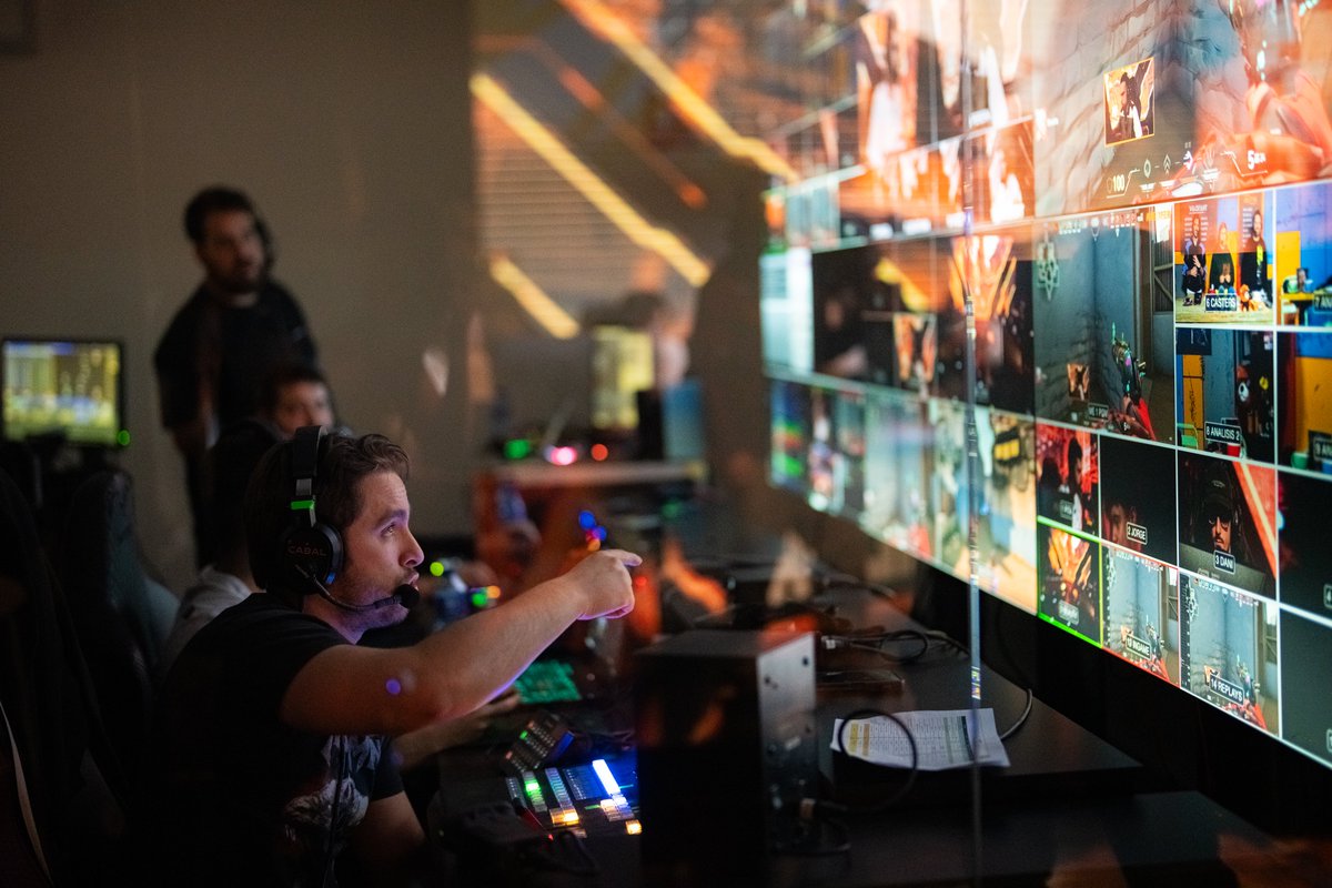 CABALesports's tweet photo. We officially opened our new TV studio with the @VALORANTes #Mixwell1v1Pereira event.

We were responsible of all the technical equipment, production and broadcasting of the event together with @Lastlap_ES

Thank you Riot Spain and Lastlap for trusting us. https://t.co/fqeqERWvTp