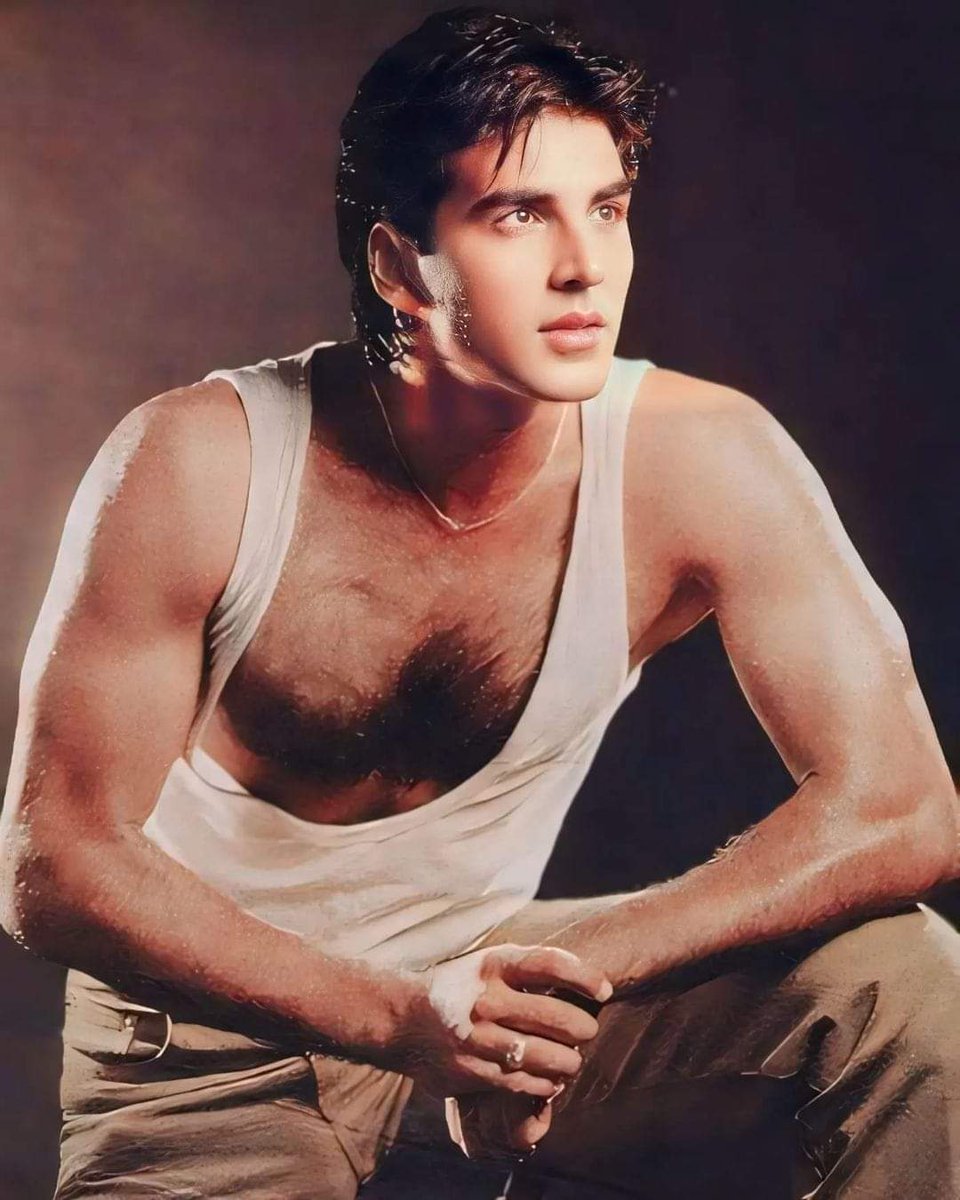 SinghRowdysingh's tweet image. #AkshayKumar𓃵 last 3 films on BMS ( public ) rating @bookmyshow
#Sarfira - 8.6 / 10
#KhelKhelMein - 8.1 / 10
#SkyForce - 8.9 / 10