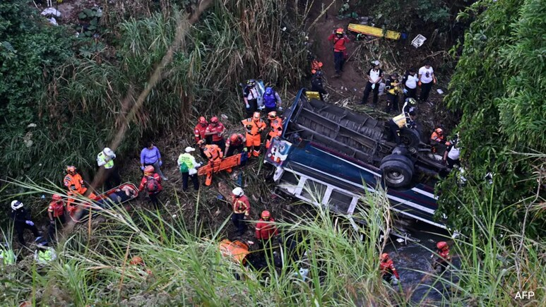 NDTVAutoMate's tweet photo. 31 Dead After Bus Plunges Into Ravine In Guatemala
https://t.co/121Hbyfgpp

#Guatemala https://t.co/hAG9Qel0Lo