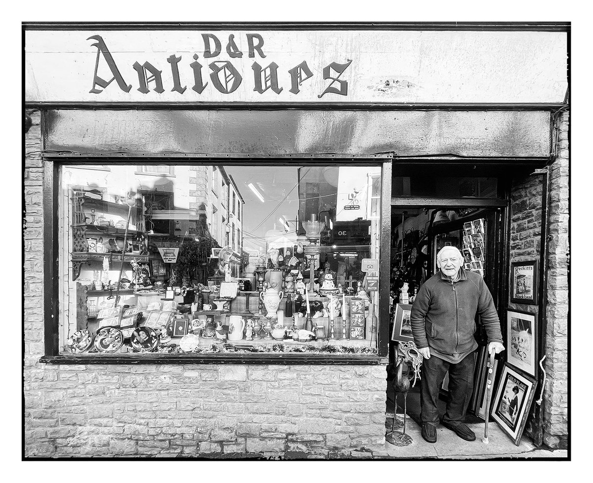 Niall Fennessy (@niallfennessy) on Twitter photo I took this photograph in November 2023. I walked past the shop today and I was very saddened to hear of Georgeās passing. The end of an era for Rose Inn Street. RIP.
<a href="/KKPeopleNews/">Kilkenny Live</a> I took this photograph in November 2023. I walked past the shop today and I was very saddened to hear of Georgeās passing. The end of an era for Rose Inn Street. RIP.
<a href="/KKPeopleNews/">Kilkenny Live</a>
