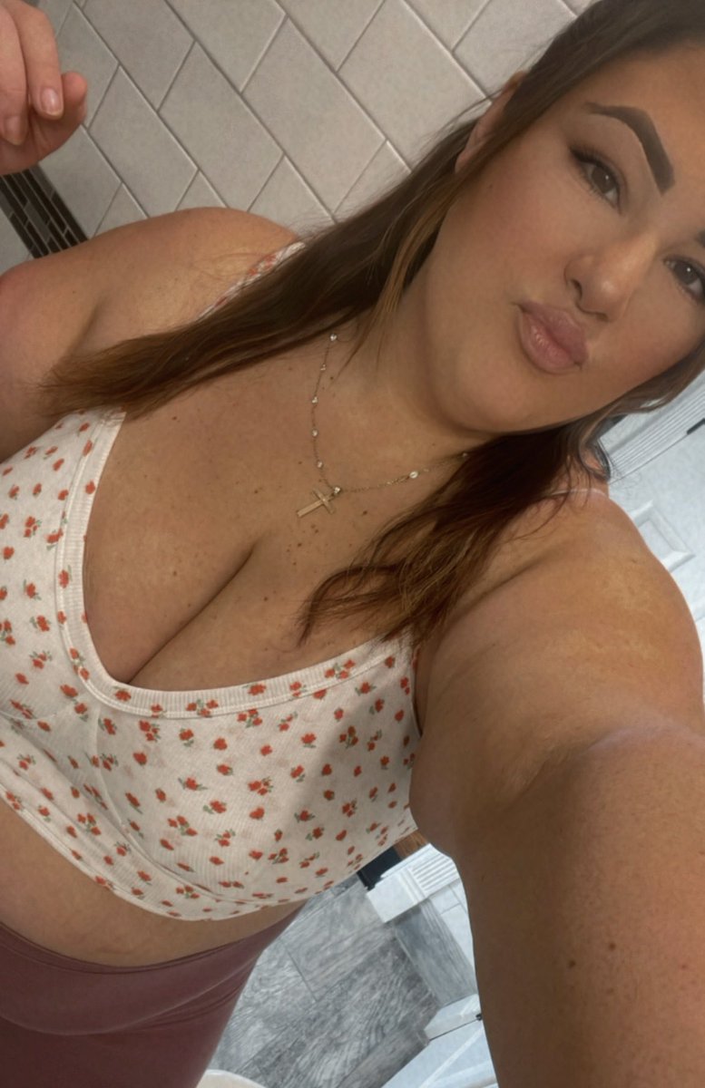 YourFavDomBrat's tweet photo. Happy Monday😈
Who’s Ready To Chat?!
#GoddessVictoria #Accountant #Fetish #Dom #PayPig https://t.co/IDsDj0R0LK