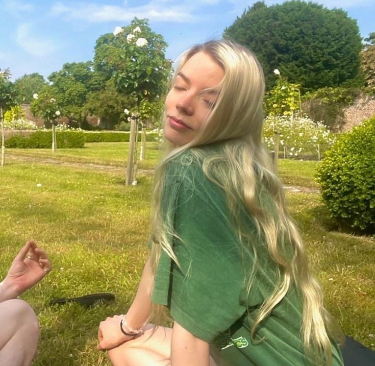 la foto que le sacaron a tu mama antes de que nazcas y le arruines la vida