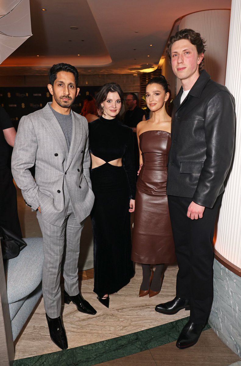 Gorgeous evening <a href="/VanityFair/">VANITY FAIR</a> <a href="/BAFTA/">BAFTA</a> for #EERisingstar <a href="/FourSeasons/">Four Seasons Hotels</a> 💄💫