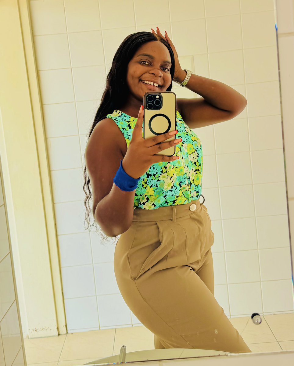 ——-Gwaanaka— tweet media