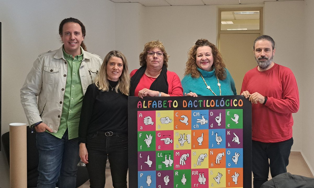 En el Vicerrectorado de Igualdad, Diversidad y Responsabilidad Social de la Universidad de Jaén  <a href="/vicigualdad/">Vic.Igualdad, Diversidad y Responsabilidad Social</a> <a href="/ujaen/">Universidad de Jaén</a> hemos recibido la visita de la Asociación APROSOJA <a href="/AprosojaJaen/">Asociación Provincial de Personas Sordas de Jaén</a> para seguir trabajando en las líneas de colaboración establecidas. 

#UJAInclusiva