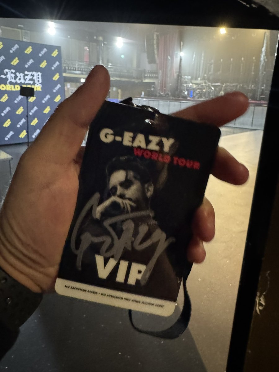 BUSAPAR3's tweet image. All about @g_eazy #geasy tonight 🎤 🎵 …. #thebeautifulanddamned #whenitsdarkout