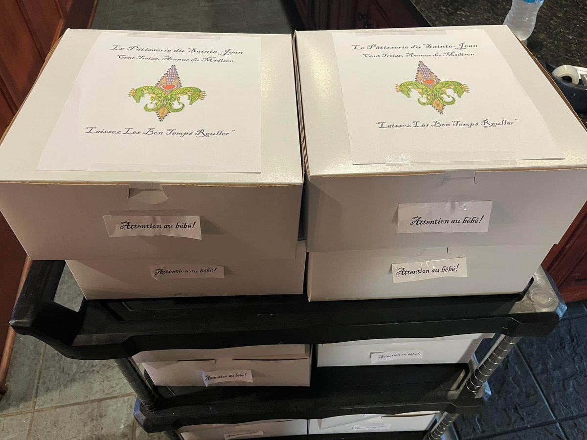 JudgeMinor's tweet image. Thanks to our own, Judge @andersonforAL, for bringing in one of his homemade King cakes this morning. Outstanding. #appellatetwitter #MardiGras25 #statecourts.