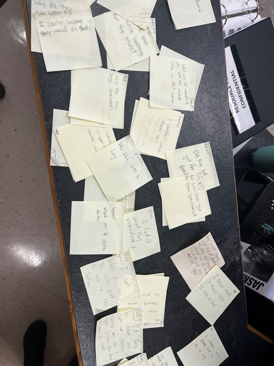 Did you know our 9s always know their learning goal? In ELA, we are annotating to further our understanding. Today we annotated during a presentation on Canadian Courts and the Gladue Law. Combining ELA skills with SS content <a href="/LOCK_LSSD/">Lockport Middle School</a>