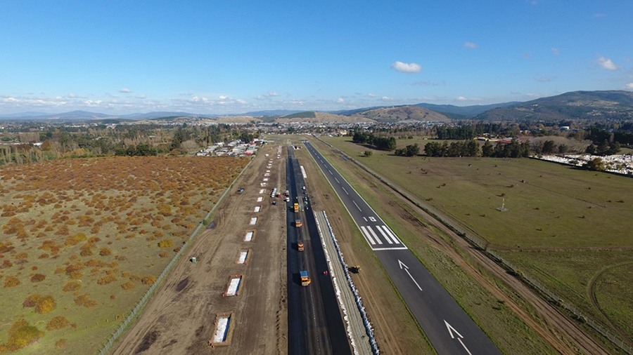 Copsa Chile A.G. (@copsachile) on Twitter photo El <a href="/mop_chile/">Ministerio de Obras Públicas🇨🇱</a> planea invertir cerca de 40 mil millones de pesos en 6 aeródromos en la Región de la Araucanía para el combate de los incendios forestales. ✈️🌲🔥 Más bit.ly/4jPEnj3 El <a href="/mop_chile/">Ministerio de Obras Públicas🇨🇱</a> planea invertir cerca de 40 mil millones de pesos en 6 aeródromos en la Región de la Araucanía para el combate de los incendios forestales. ✈️🌲🔥 Más bit.ly/4jPEnj3