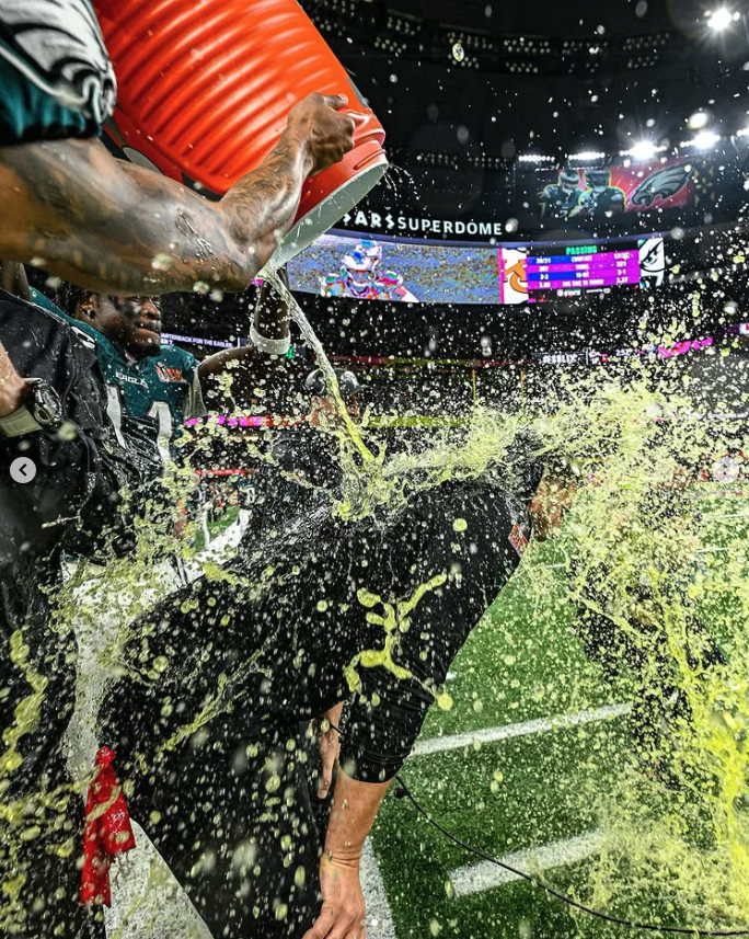 Vinart's tweet photo. Huge congrats to the Super Bowl Champion Philadelphia Eagles on an unforgettable season! PA football runs deep, and at Vinart Dealerships, we’re proud to support the best in the game! 💪🔥 #FlyEaglesFly #SuperBowlChamps #PAFootball #VinartDealerships #TheOnlyWayToDrive https://t.co/JwYmYGZOKI